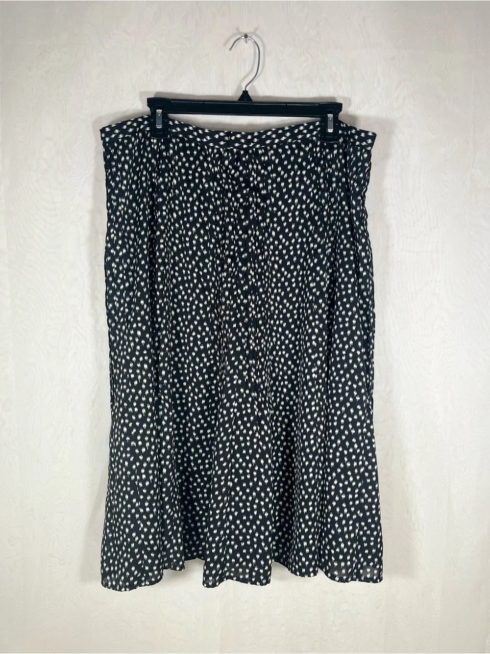 Jones New York Polka Dot Midi Skirt Size 16 Black White Pleated A-Line Flowy